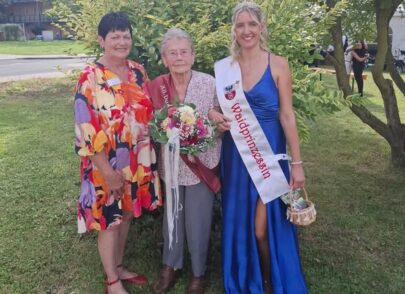 Dalienkönigin mit Waidprinzessin Dalienkönigin mit Waidprinzessin