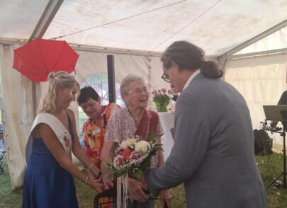 Gratulation an die Dahlienkönigin Gratulation an die Dahlienkönigin