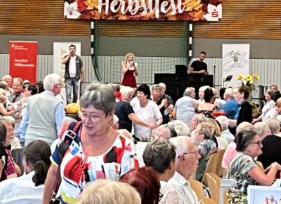 Publikum beim Herbstfest der Generationen Publikum beim Herbstfest der Generationen